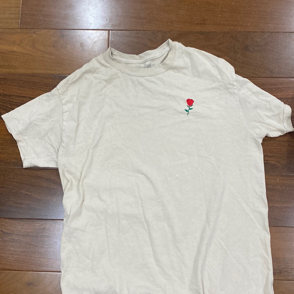 Riot Society Tan T-shirt with rose